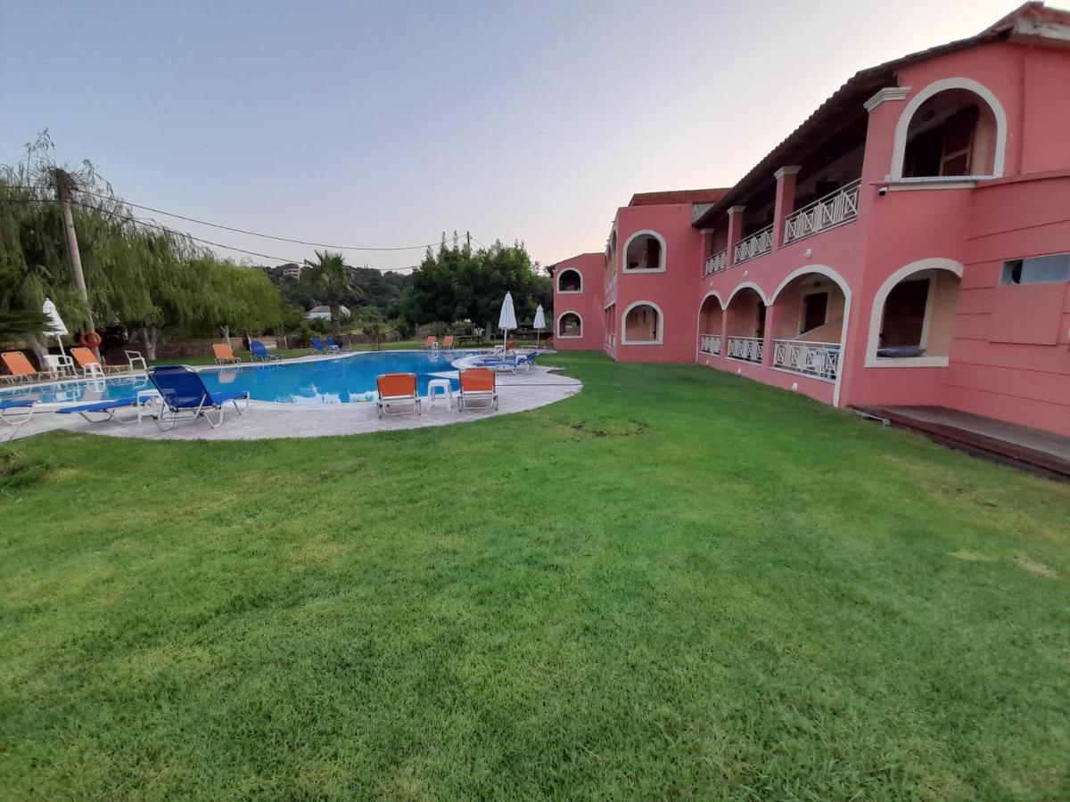 Aronda Apartments Dassiá Eksteriør bilde