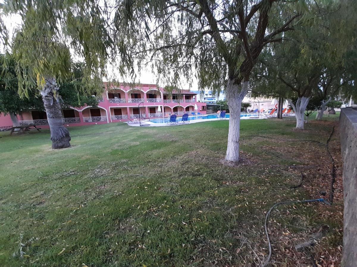 Aronda Apartments Dassiá Eksteriør bilde