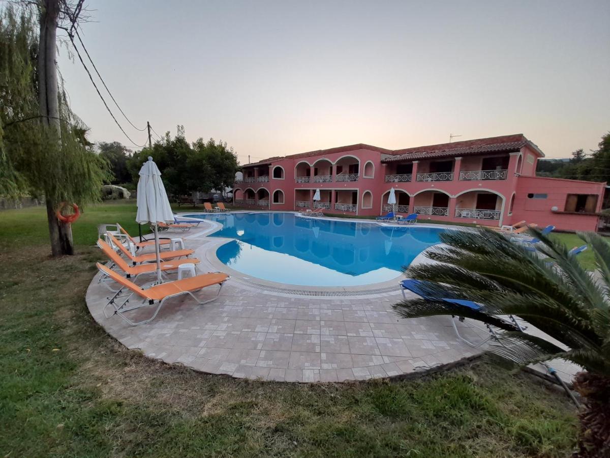 Aronda Apartments Dassiá Eksteriør bilde