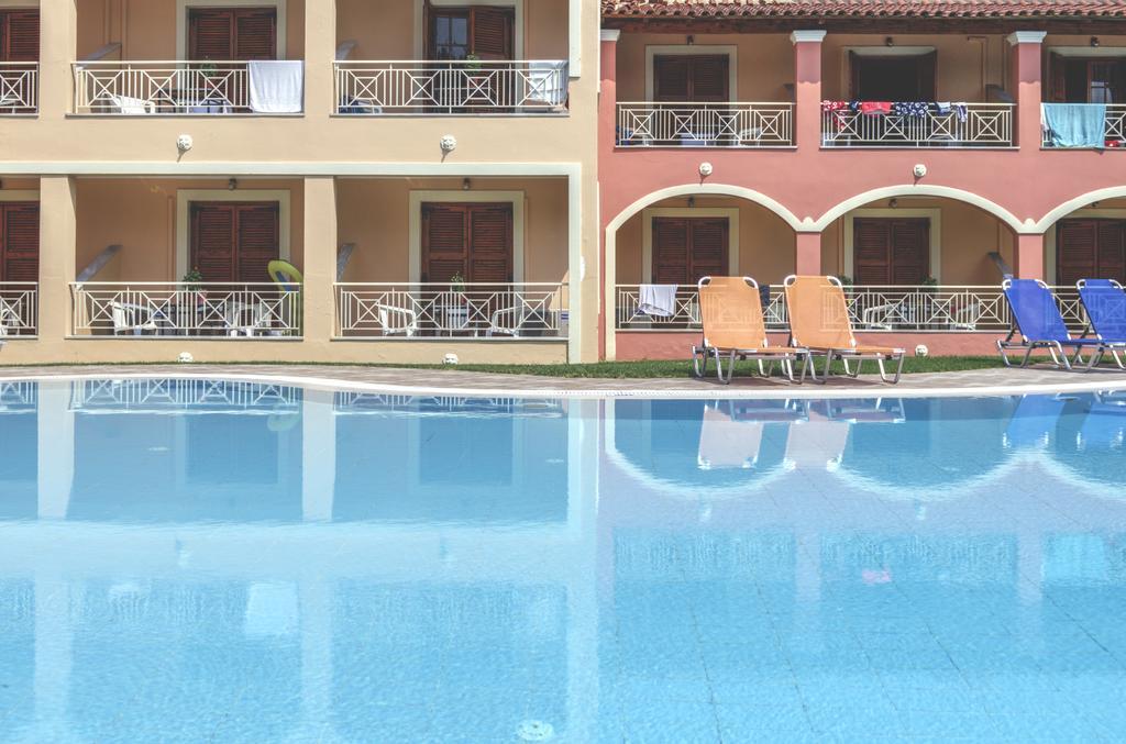 Aronda Apartments Dassiá Eksteriør bilde